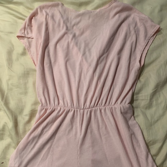 small pink romper - Picture 2 of 3